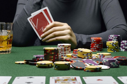 Vì sao Poker được coi là “Vua của các loại bài”?